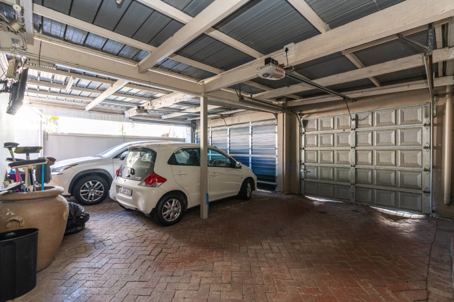 4 Bedroom Property for Sale in Fresnaye Western Cape